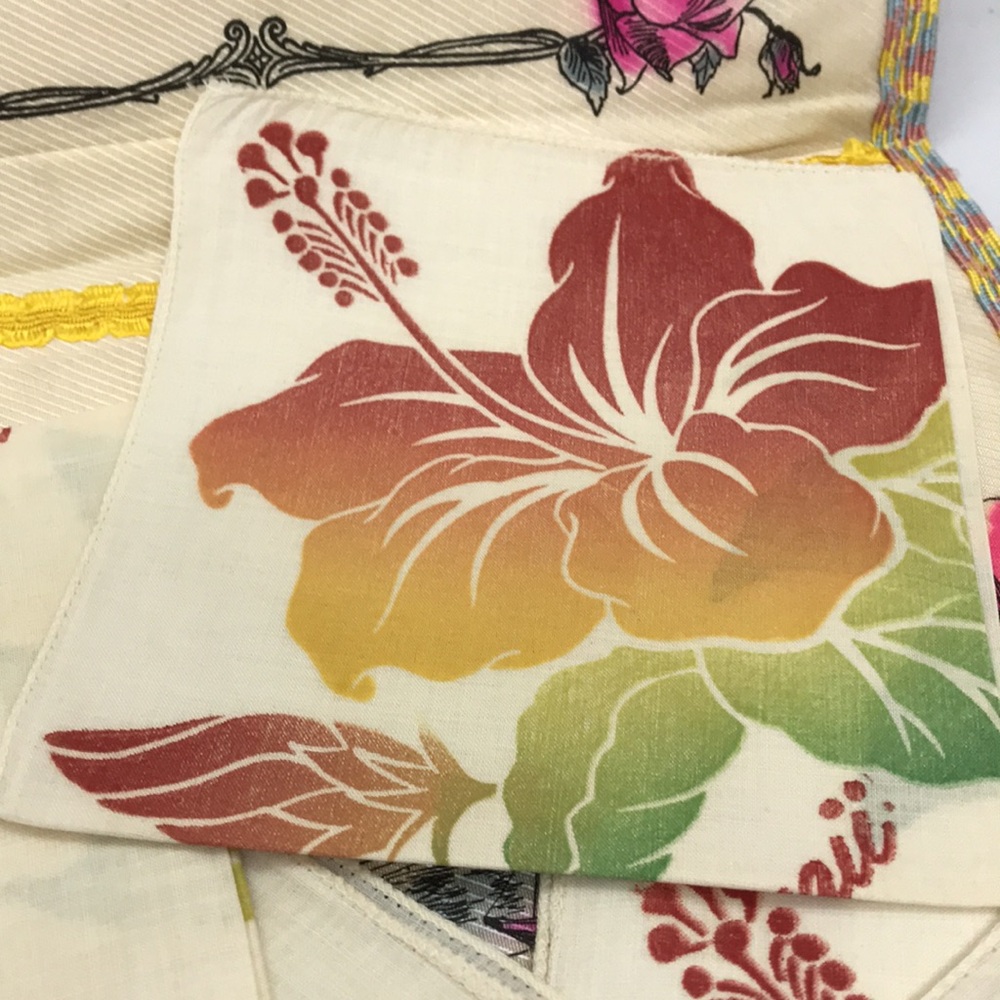 Vintage Sweetheart Hankie Set from Hawaii, Aloha from Hawaii, circa 1940’s - Picture 7 of 10